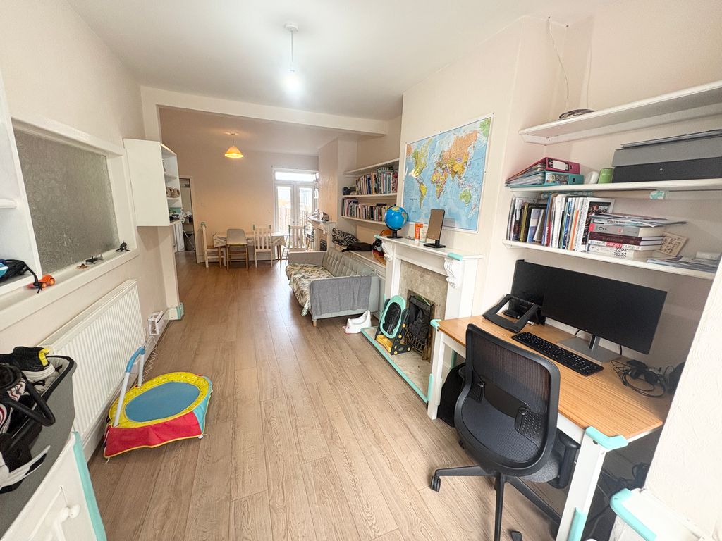 Property photo 3 of 9