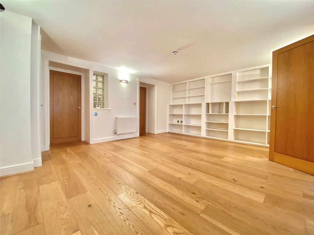 Property photo 2 of 10 Sitting/Dining Room