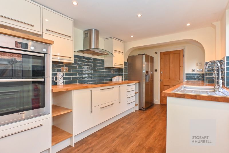 Property photo 2 of 23 Kitchen