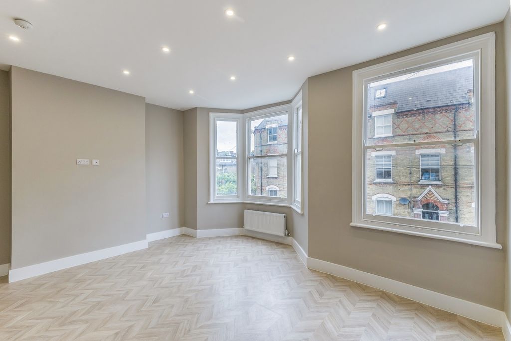 Property photo 2 of 13 110108_3B Ostade ...