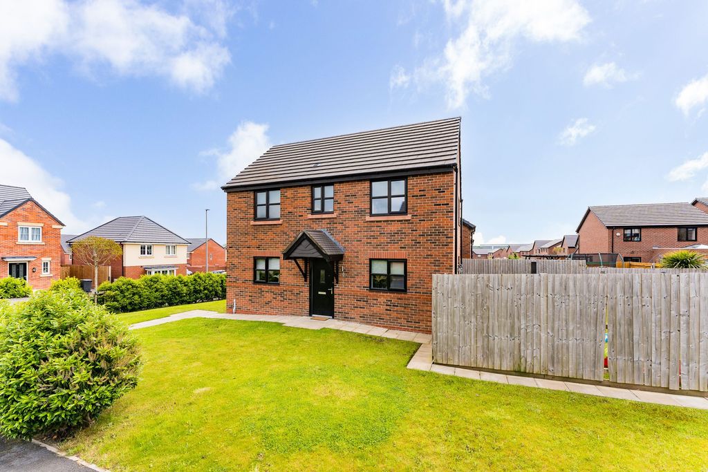 Property photo 2 of 33