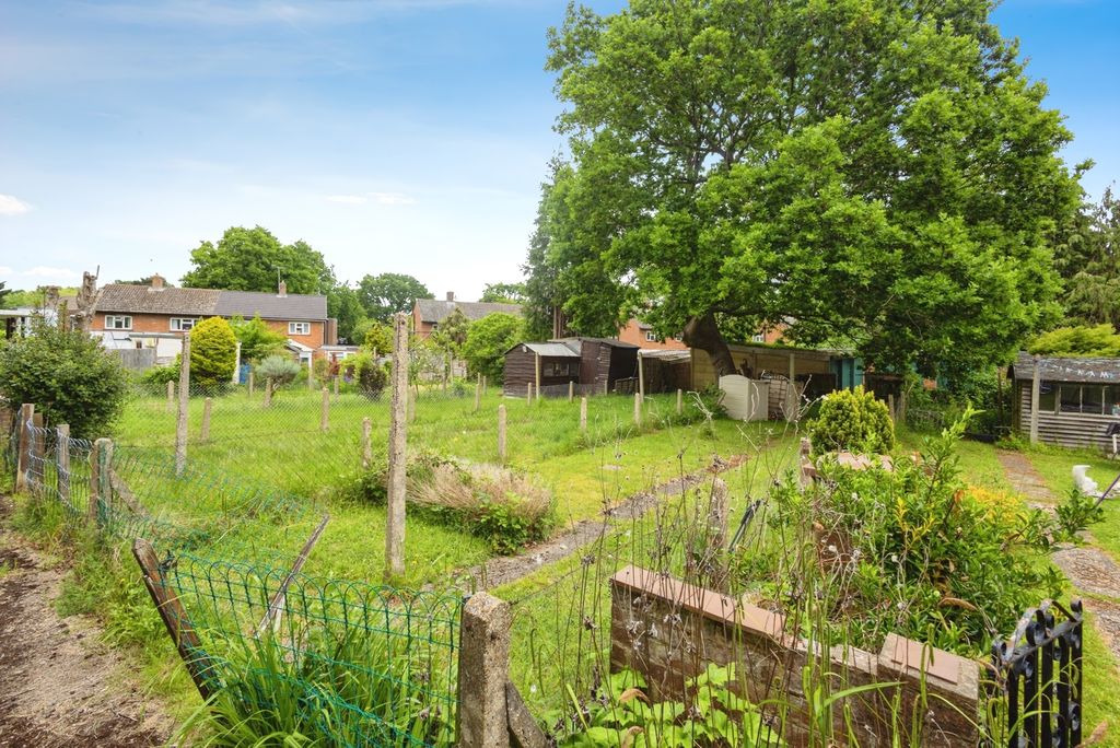 Property photo 2 of 17 Photo