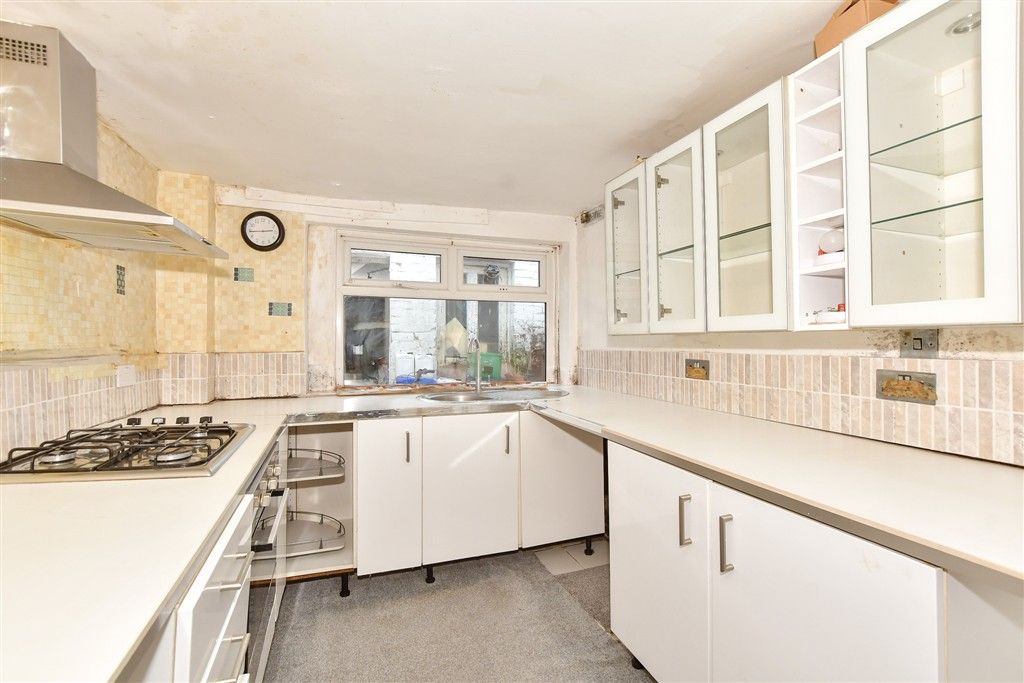 Property photo 2 of 12 Kitchen