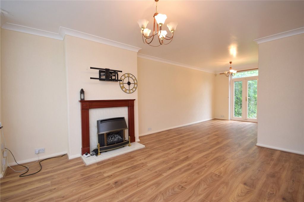 Property photo 3 of 11 Picture No. 13