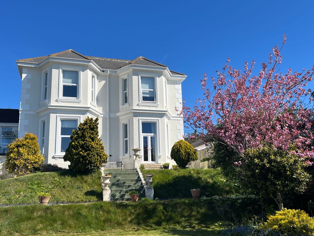 Property photo 1 of 10