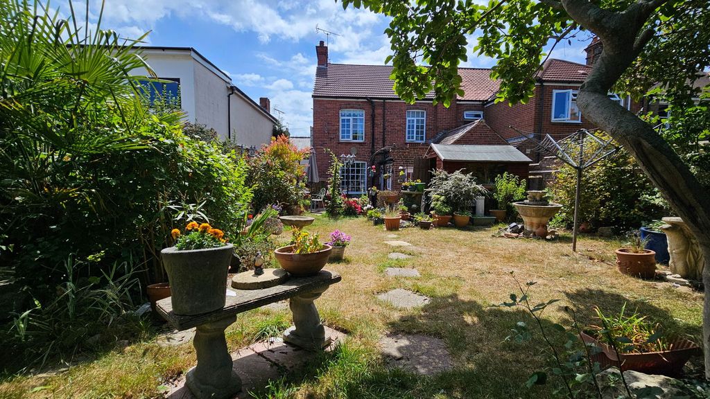 Property photo 2 of 24