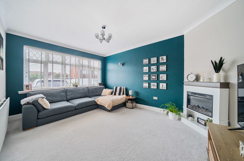 Property photo 2 of 13 25-6A9Ed45B6Ec53-...