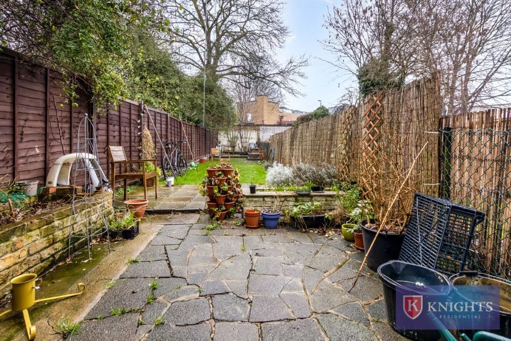 Property photo 2 of 11