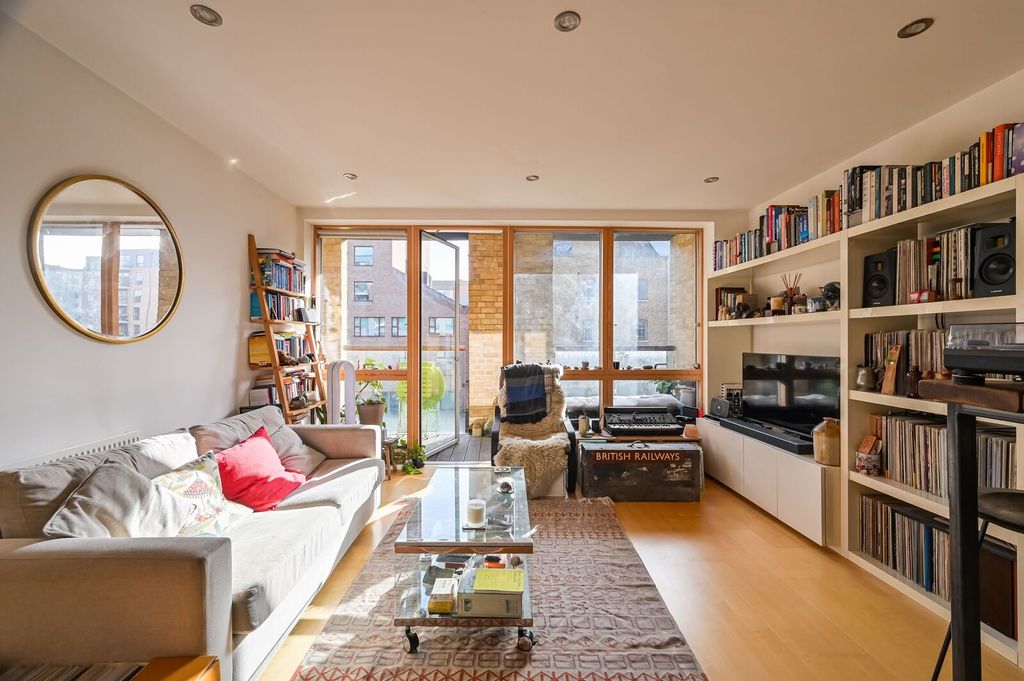 Property photo 2 of 9