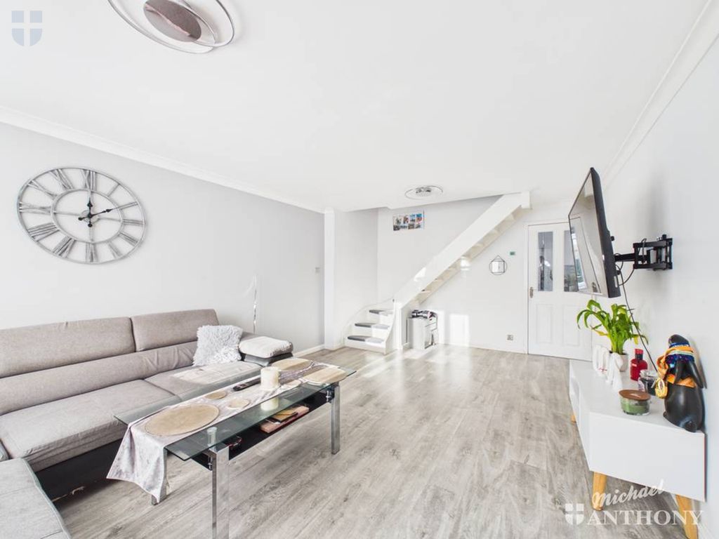 Property photo 3 of 12 Cam03218G0-Pr1192-Still005-Thumbnail-H750-70