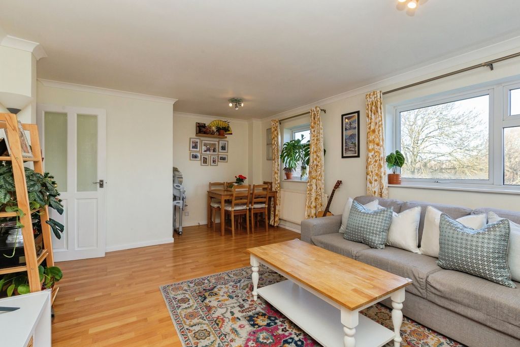 Property photo 2 of 18 Pbox-Img.Jpg