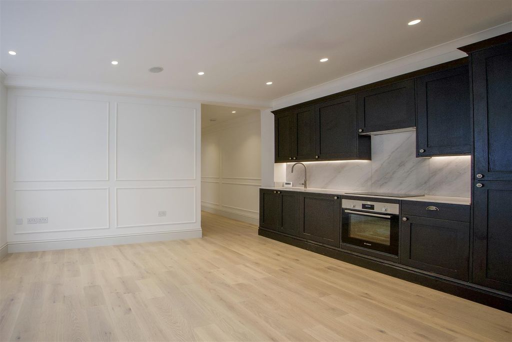 Property photo 2 of 15 Lounge/Kitchen/Diner