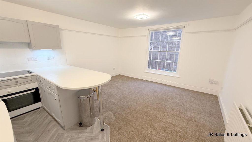 Property photo 3 of 11 Diner