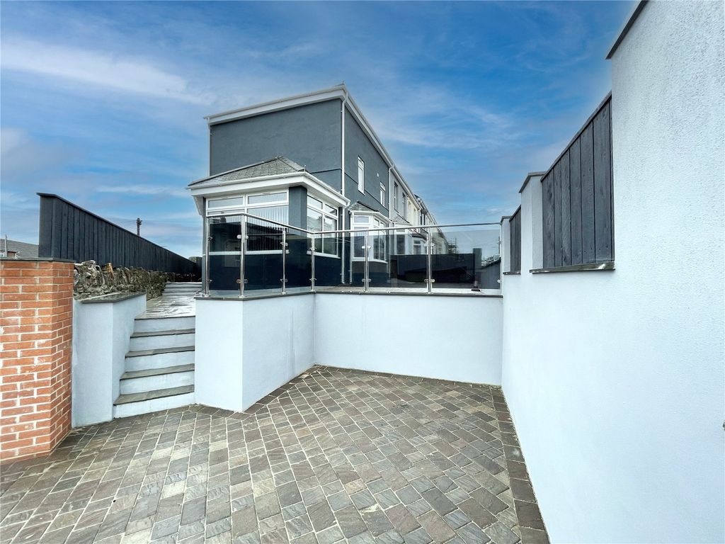 Property photo 2 of 19 Picture No. 03