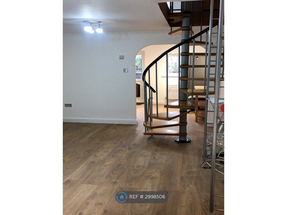 Property photo 2 of 11 Living Room