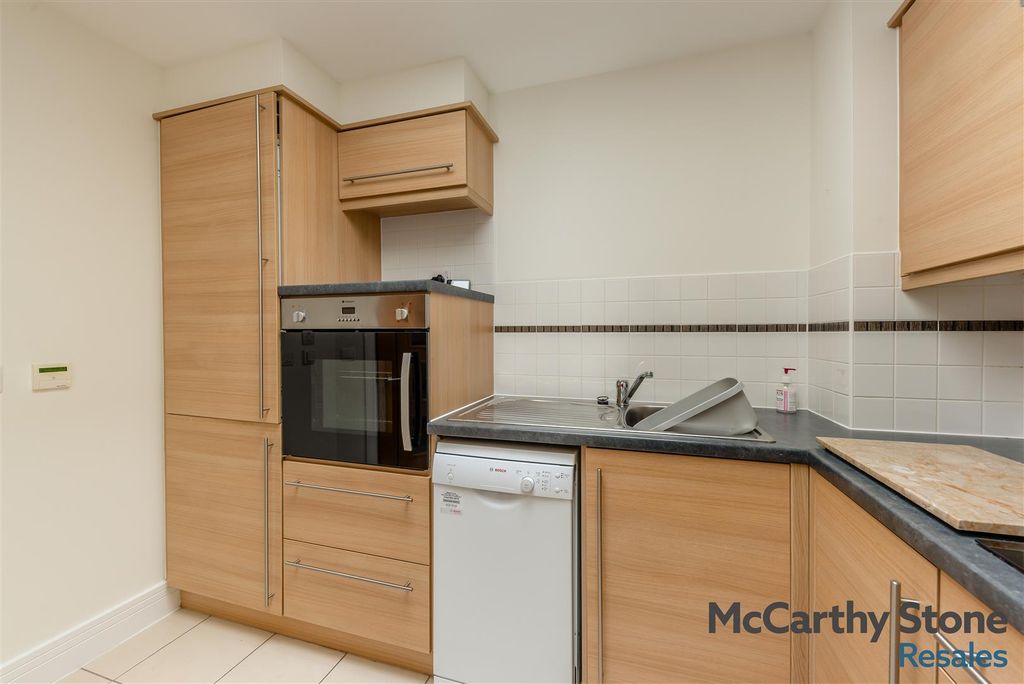 Property photo 3 of 23 8695847-Interior14.Jpg