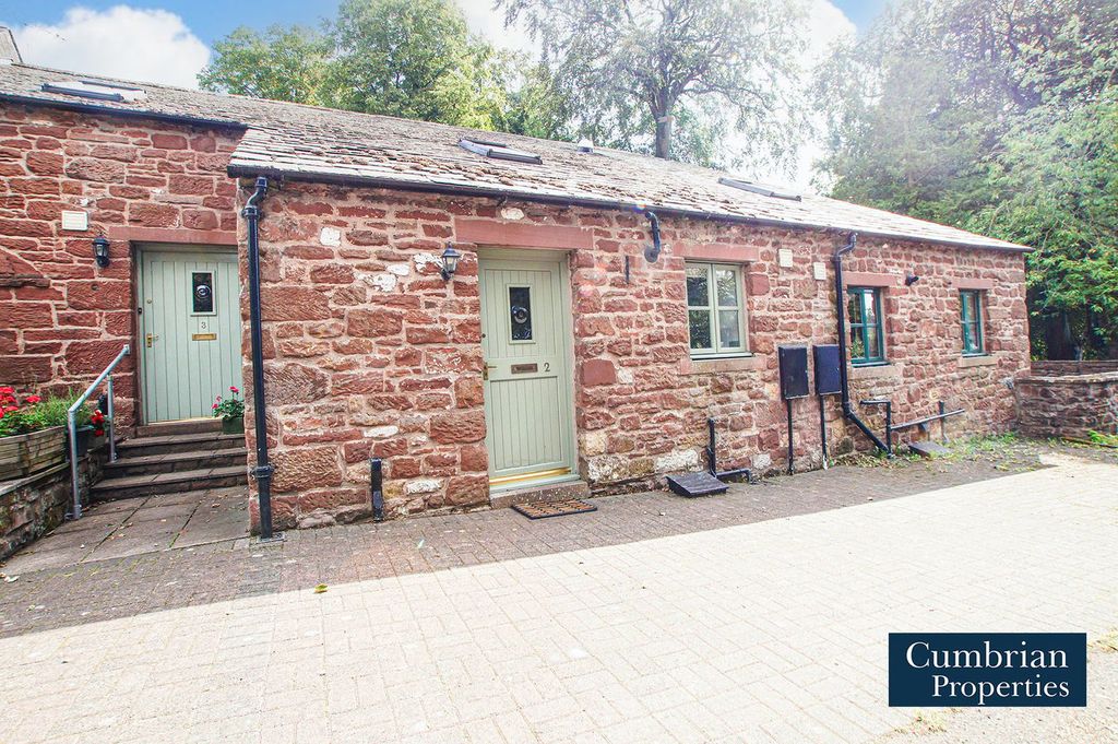 Property photo 1 of 18 External