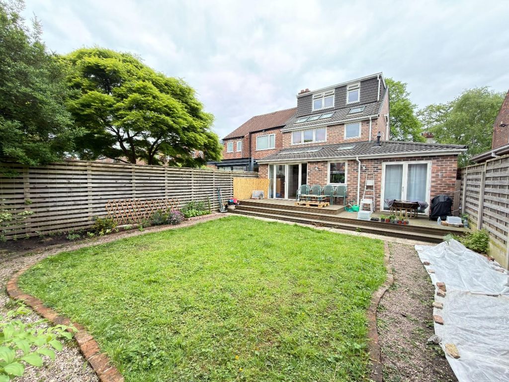 Property photo 3 of 23