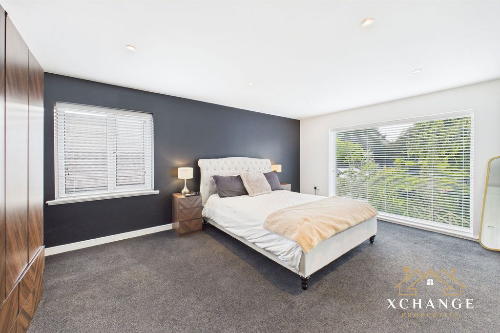 Property photo 3 of 38