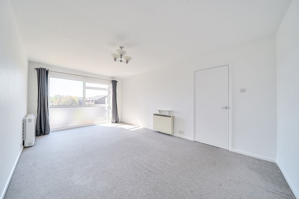 Property photo 2 of 21 1449059-12-69E9F1...