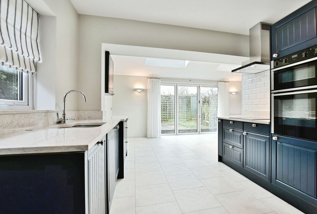 Property photo 3 of 18 Pbox-Img.Jpg