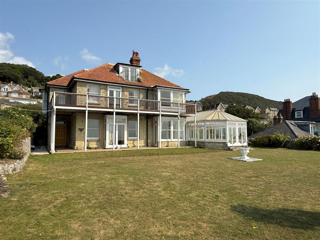 Property photo 1 of 18