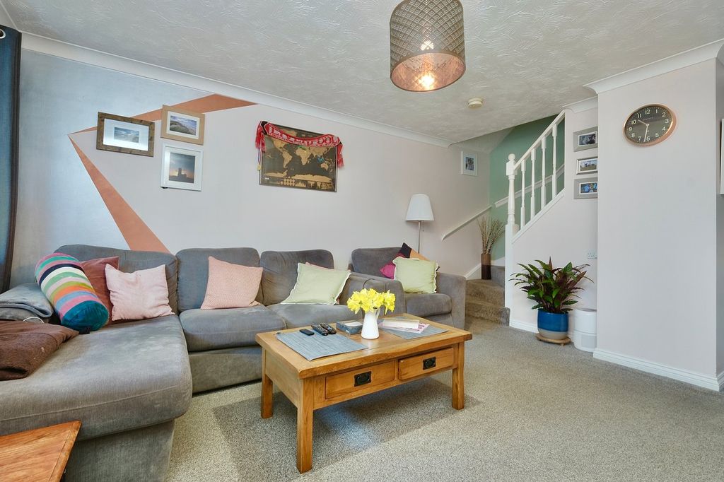 Property photo 3 of 12