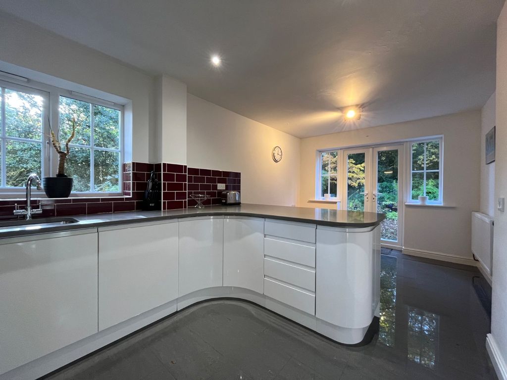 Property photo 2 of 34 Picture No. 89