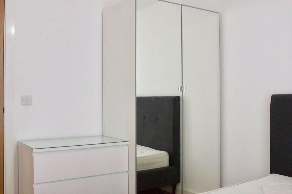 Property photo 3 of 6 8