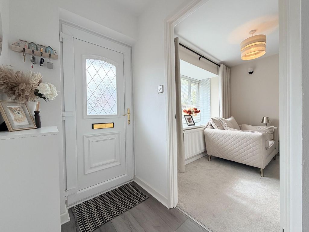 Property photo 3 of 28 Entrance