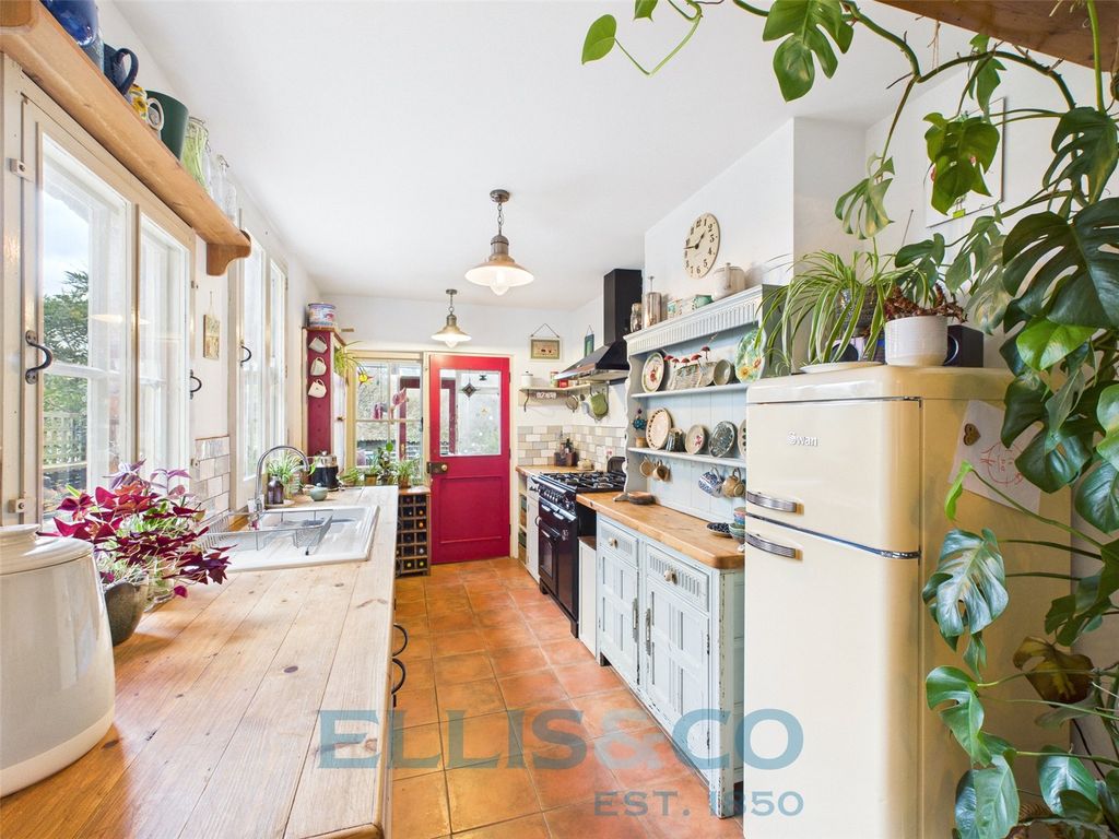 Property photo 2 of 11 Picture No. 07