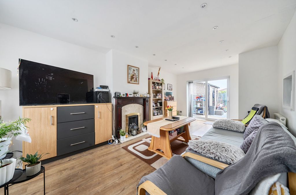 Property photo 3 of 13 152441513