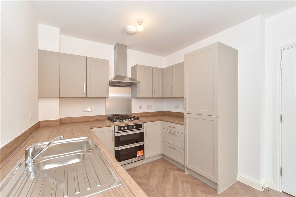 Property photo 3 of 12 Kitchen/Diner