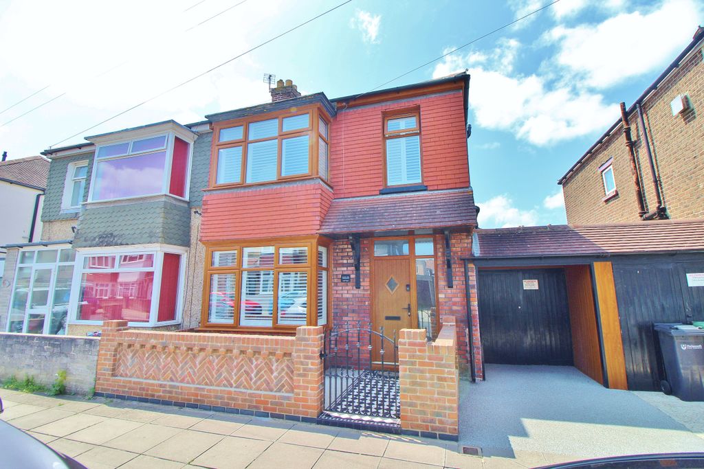 Property photo 1 of 26