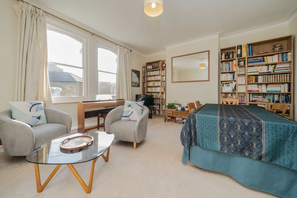 Property photo 2 of 6