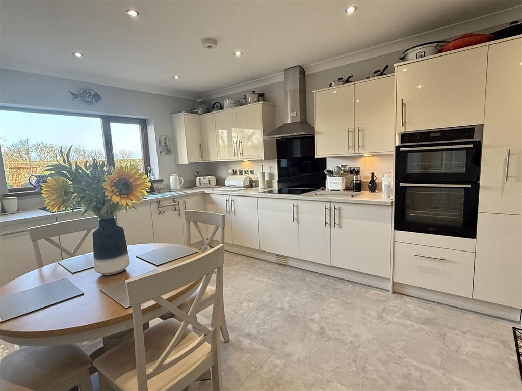 Property photo 3 of 35 Img_1972.Jpeg