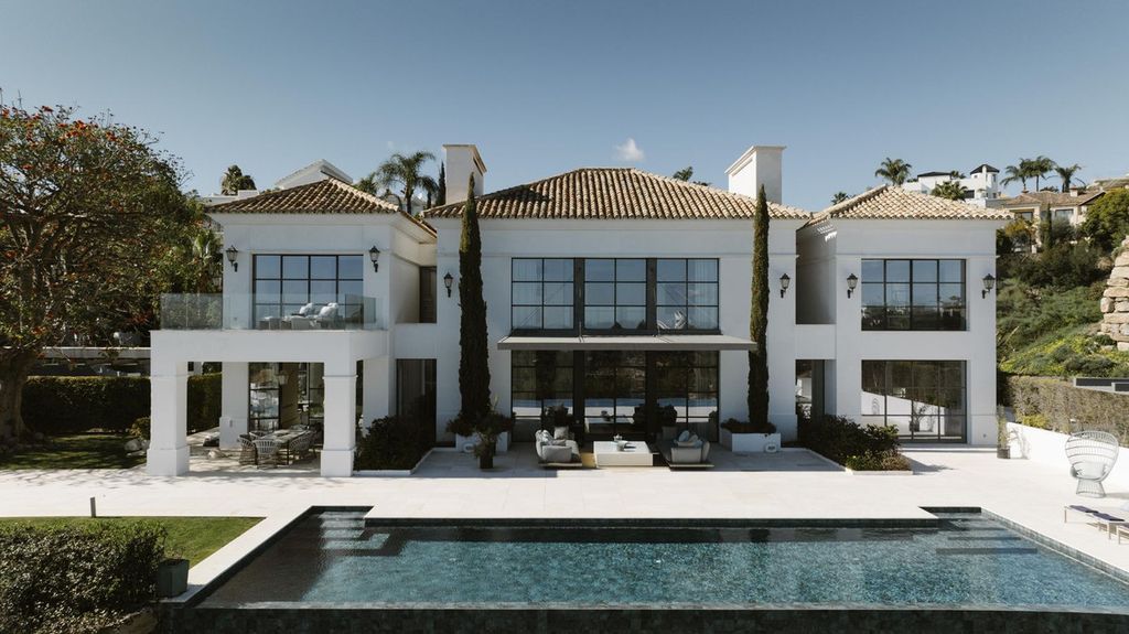 Property photo 1 of 42