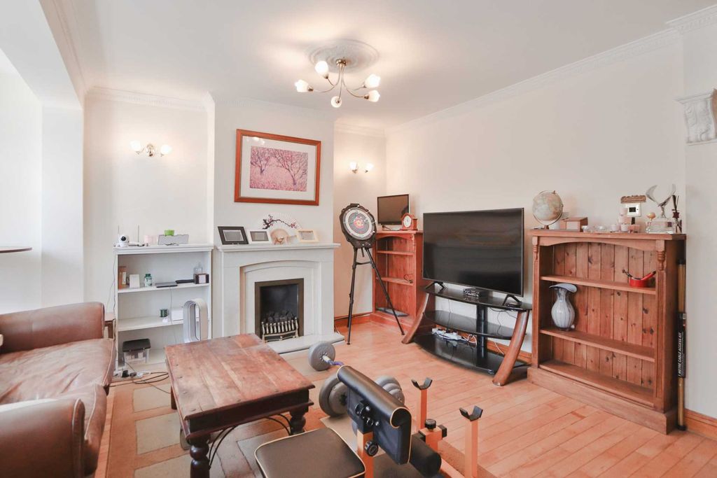 Property photo 3 of 10