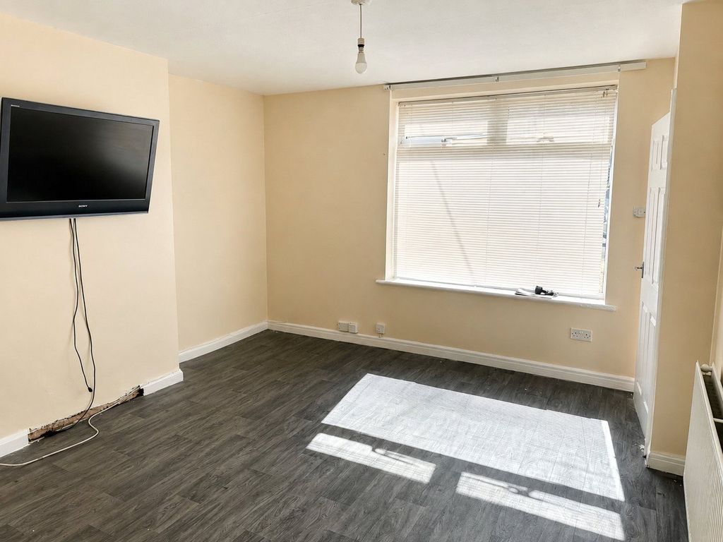 Property photo 3 of 16 Picture No. 29