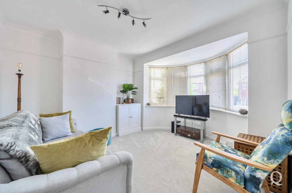 Property photo 2 of 18 46B84Cf2-Ddd7-430...