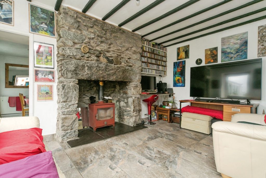 Property photo 3 of 18 Pbox-Img.Jpg