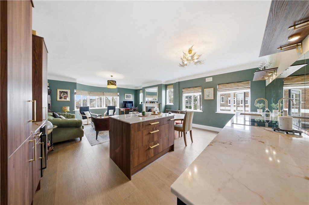 Property photo 2 of 14 Picture No. 04