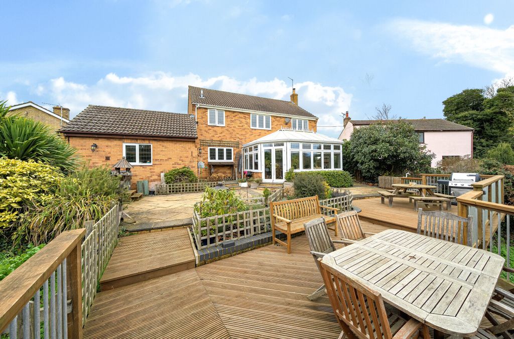 Property photo 2 of 26