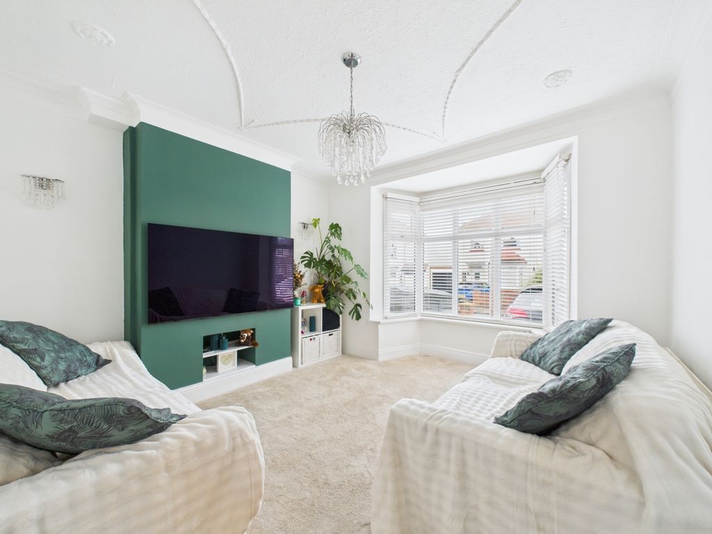 Property photo 3 of 16 Cam02195G0-Pr0093-Still005