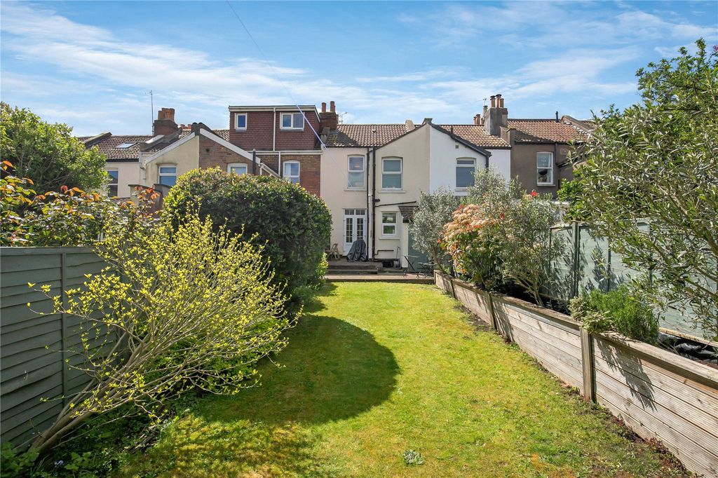 Property photo 1 of 21 Picture No. 27