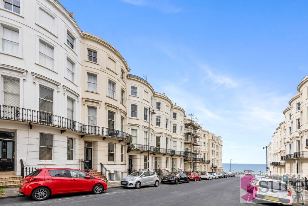 Property photo 1 of 18 Eaton Place, 14A-021