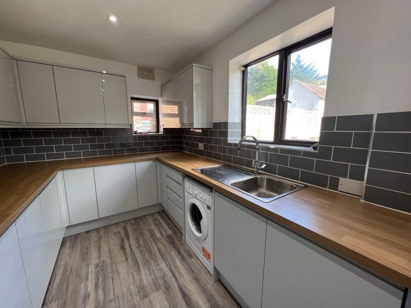 Property photo 1 of 9 Photo 16