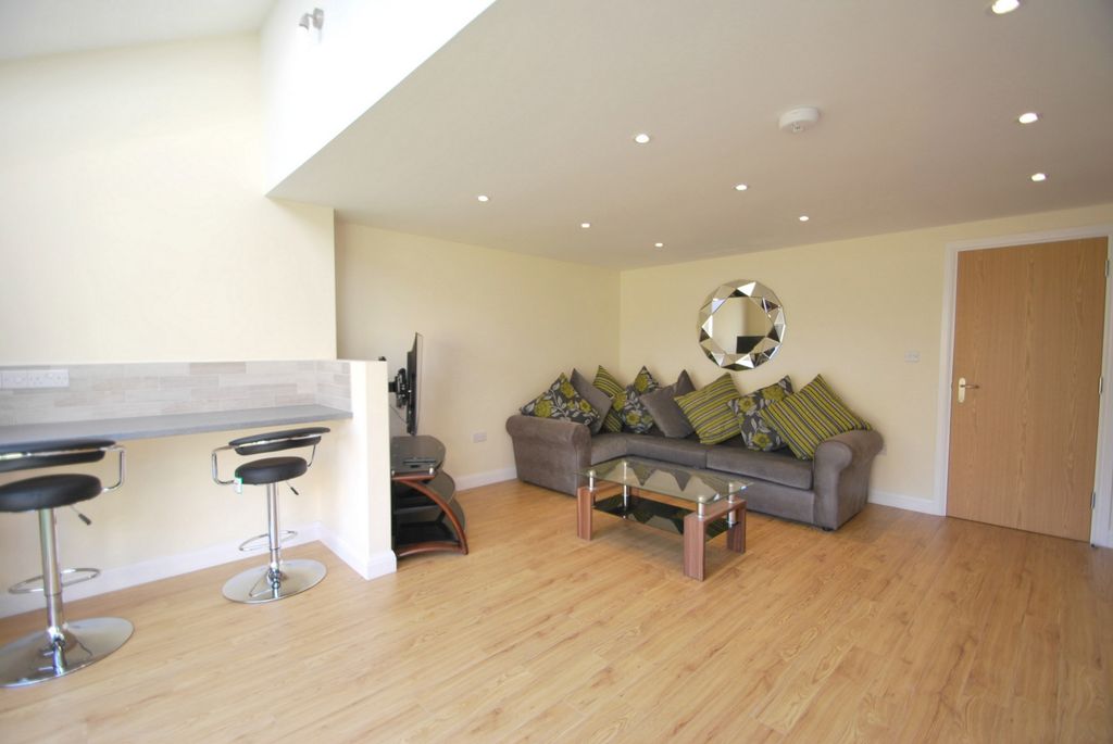 Property photo 3 of 18 Photo 2