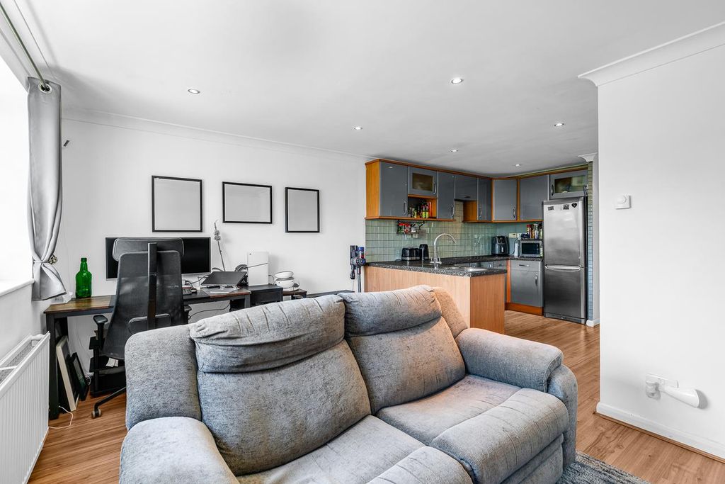 Property photo 3 of 12 Internal-S-8.Jpg