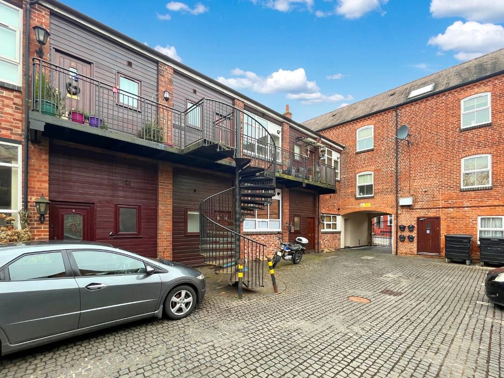 Property photo 1 of 7 Front